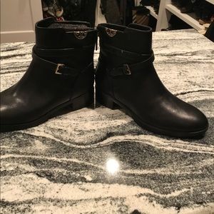 Tory Burch boots size 7.5  1.5n inch heel